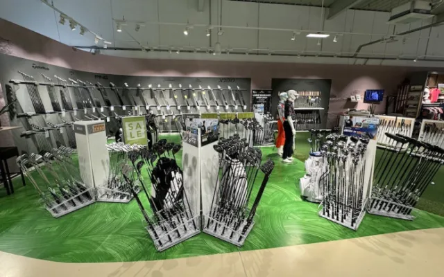 Speciální přístup, komplexní služby. Golf House oslaví deset let v Česku