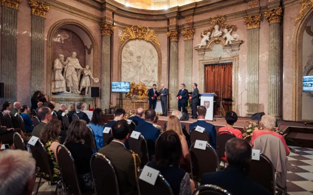 Klášterní Hradisko hostilo předávání Cen města. Ceremoniál by si zasloužil větší sál, míní opozice