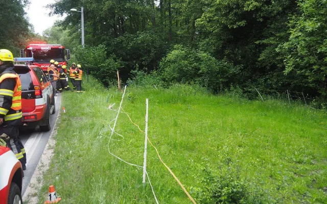Starší muž usnul v autě a došlo k nehodě