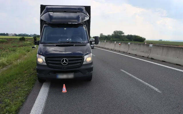 2 - Dopravní nehoda na obchvatu Olomouce si vyžádala transport dvou lidí do nemocnice