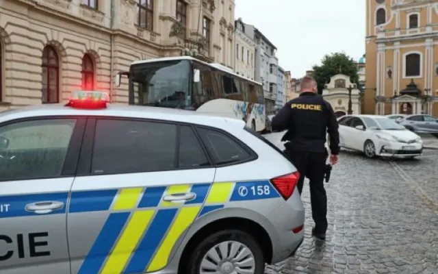 Policisté dnes obsadili Městský dům v Přerově, kde střelec ohrožoval návštěvníky. Šlo o cvičení