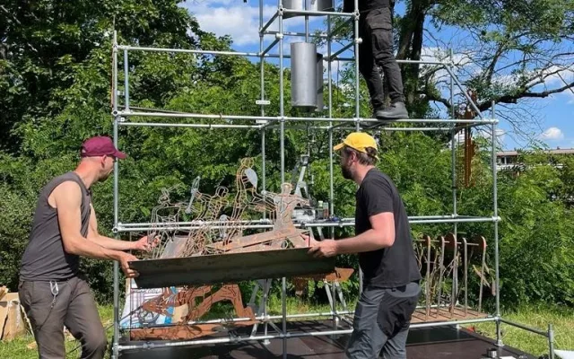 ANKETA: Garáže na Horním náměstí? Nové umělecké instalace v Olomouci budí velkou pozornost