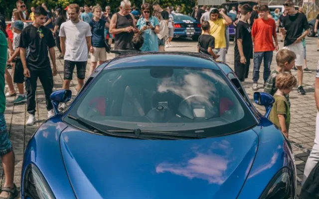 Luxusní supersporty se sjedou před Šantovku. Zkuste se v nich projet