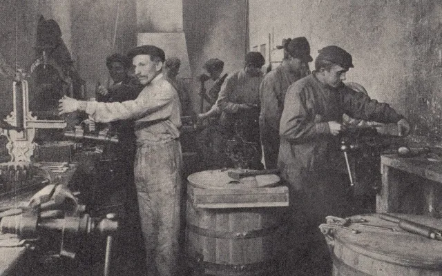 Montovna hranické továrny Rak a Hobza vyrábějící pračky (1906).