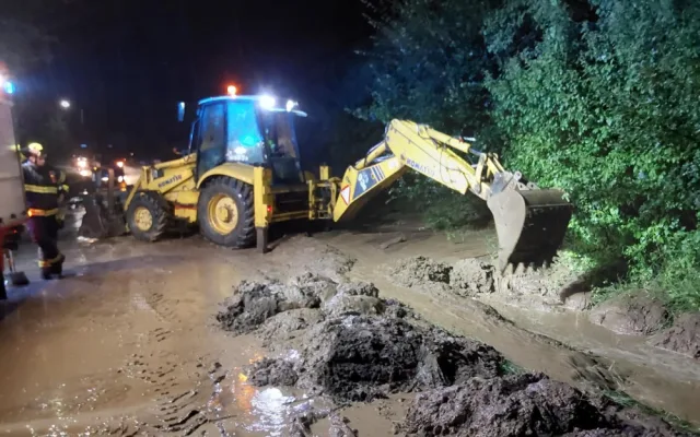 Kvůli silným bouřkám hasiči evakuovali dětský tábor na Přerovsku. Celkem měli v kraji 260 zásahů