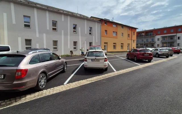 Šumperk opravil jižní část areálu bývalých kasáren. Nové komunikace přišly na dva a půl milionu