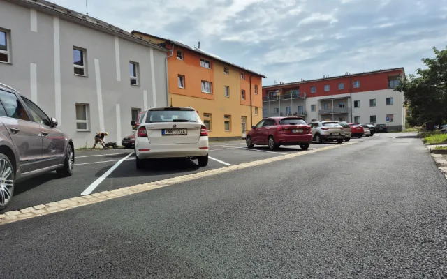 Šumperk opravil jižní část areálu bývalých kasáren. Nové komunikace přišly na dva a půl milionu