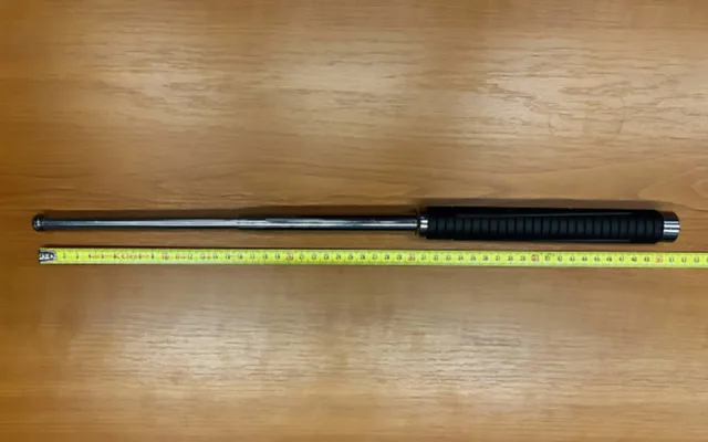 3 - Katana versus mačeta. V centru Prostějova se do sebe málem pustili dva ozbrojení muži