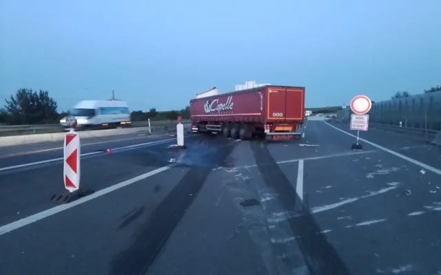 3 - Dopravní nehoda kamionu na D35 u Olomouce