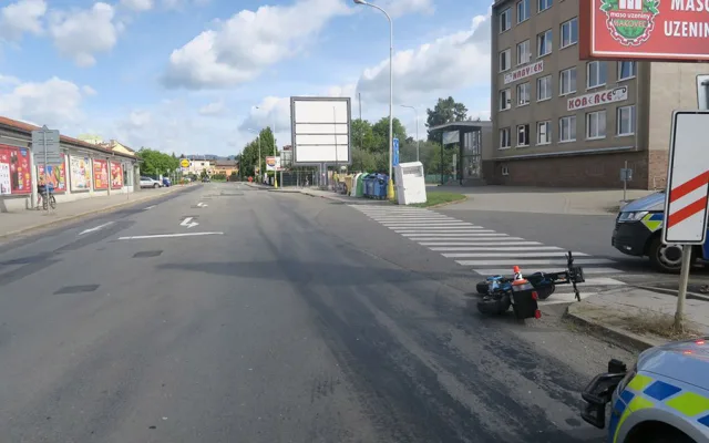 Vybodovaný řidič na Šumpersku boural na silné elektrokoloběžce. Porušení zákazu řeší policie