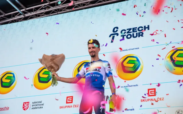 FOTOGALERIE: Czech Tour finišovala v bouřlivé atmosféře. Spurt ve Šternberku patřil hvězdnému Alaphilippovi