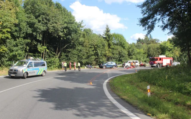 Tragická nehoda sedmadvacetiletého motorkáře v Lipině. Záchranáři ho dvakrát oživovali, ale nepřežil