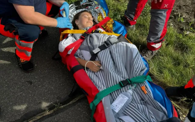 Osmiletá Elenka si zapíchla řídítka do břicha. Uzdravila se přišla poděkovat olomouckým záchranářům