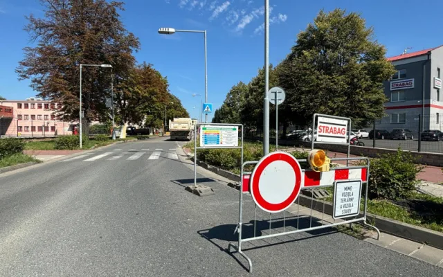 Komplikace u Kauflandu v Olomouci. Příjezdová křižovatka bude dva týdny kvůli opravám zavřená