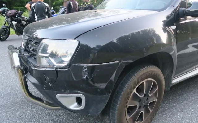Opakované kontroly nepomáhají. V serpentinách na Červenohorském sedle opět havaroval motorkář