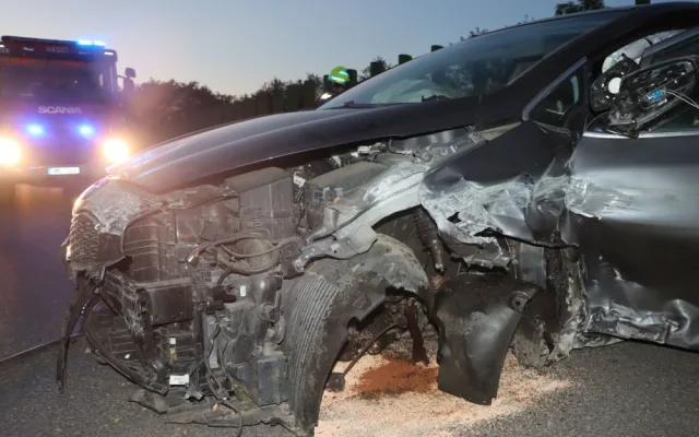 Se třemi promile nezvládl jízdu na dálnici u Litovle. Auto vletělo do svodidel a roztočilo se