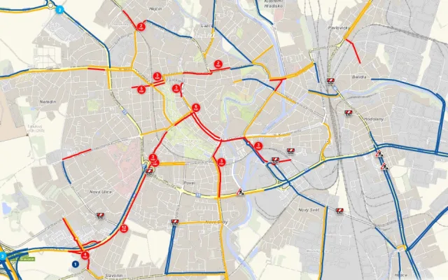 Kolony a zácpy po celé Olomouci. Opravy Velkomoravské ráno notně zkomplikovaly dopravu