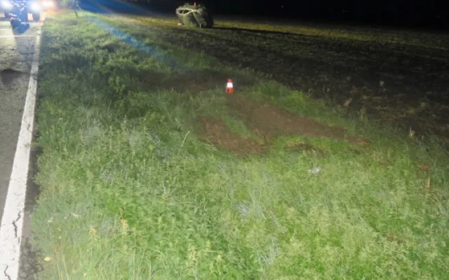 Mladíka, kterého na Přerovsku vyprošťovali z auta hasiči, měl skoro tři promile. Hrozí mu vězení