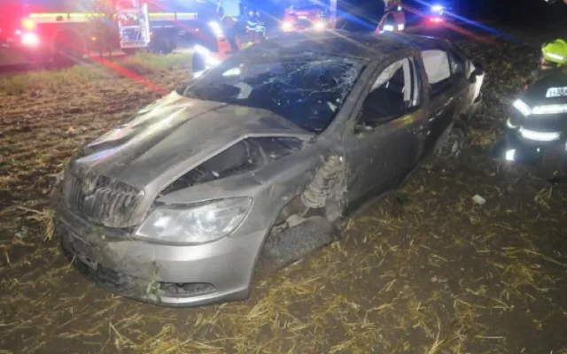 Mladíka, kterého na Přerovsku vyprošťovali z auta hasiči, měl skoro tři promile. Hrozí mu vězení