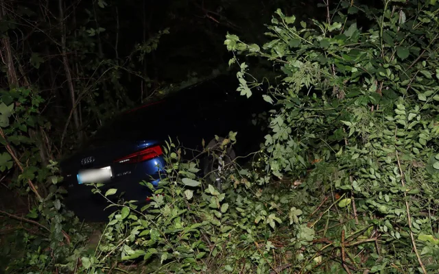 3 - Mladík v Audi A5 boural poblíž Velké Bystřice, zemřel po převozu do olomoucké fakultní nemocnice