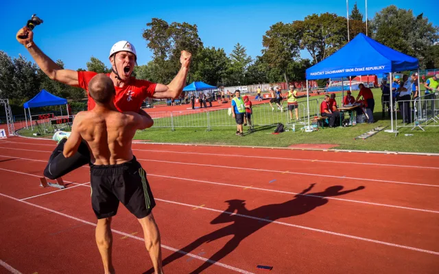 FOTOGALERIE: Souboje na věži i atletické dráze. Na hasičském šampionátu v Olomouci padaly rekordy