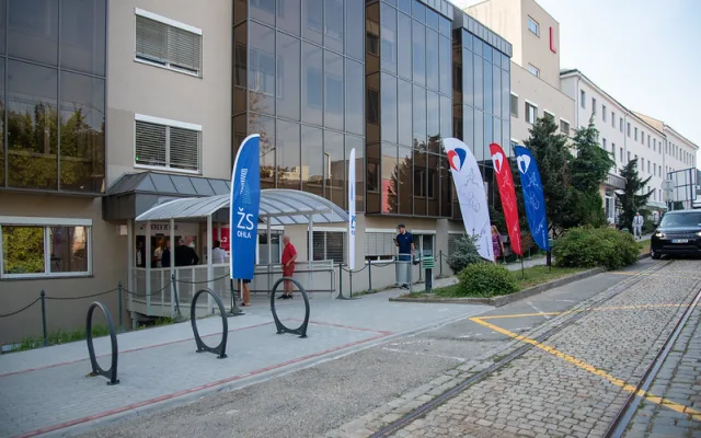 Olomoucké Transfuzní oddělení je nové, dárci mají komfortní a moderní prostředí. Vracejí se oblíbené párky