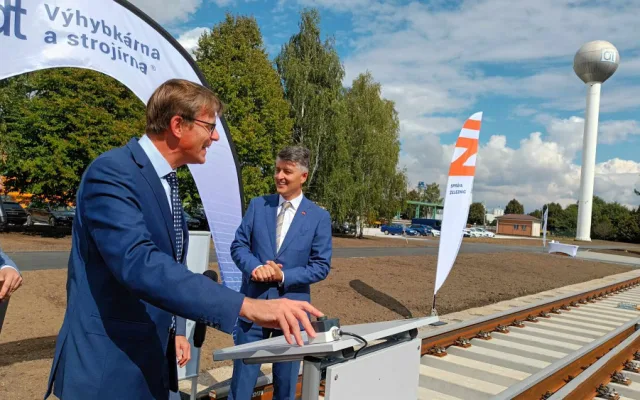 FOTOGALERIE: Prostějovská firma vyrobila první českou výhybku pro vysokorychlostní tratě. Vlaky poletí více než dvoustovkou