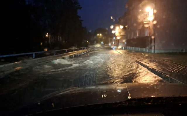 VIDEO: Kritická situace v Jeseníku, město je odříznuté. Situace je podobná jako v roce 1997