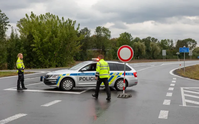 Bez vody, elektřiny a odříznutí od světa. Zaplavená Litovel prožívá kritické hodiny