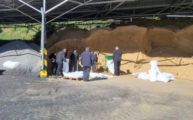 Do likvidace škod na severu Olomouckého kraje se zapojilo na 700 vězňů