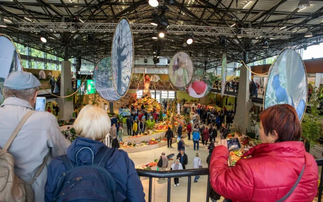 FOTOGALERIE: Podzimní Flora Olomouc otevřela své brány. Hlavní expozici vládne socha Natura