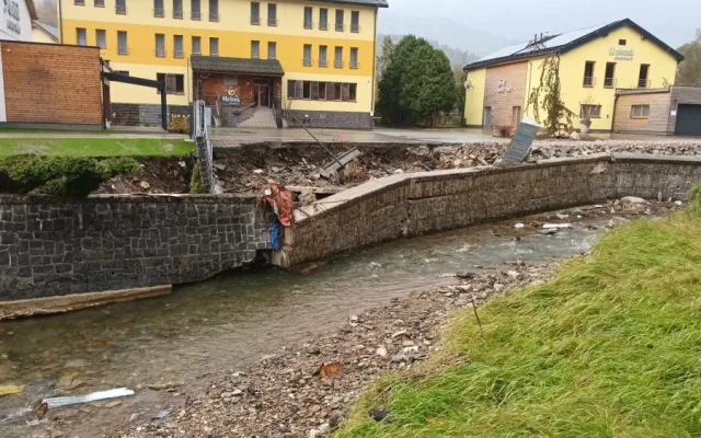 Měsíc od zničujících povodní. Hlavně na Jesenicku úřady uvažují, že někde by mohla zůstat nová koryta