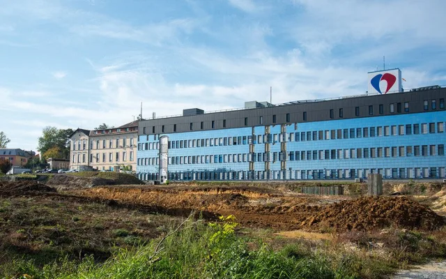 Současná podoba staveniště, kde vyroste nový superpavilon