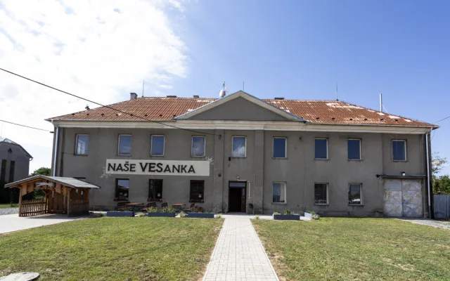 První samoobslužná prodejna v kraji má za sebou rok provozu. Měrotín si ji nemůže vynachválit