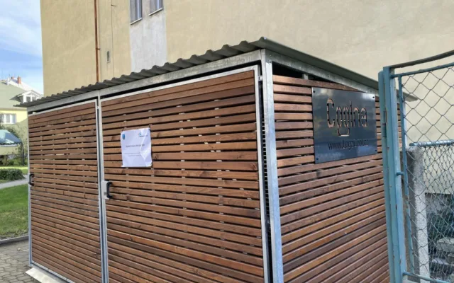 Šternberk má coolny. Vybudoval dvě dobíjecí místa pro elektrické vozíky, které využívají senioři