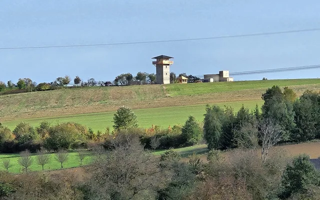 Římská vyhlídková věž v Tučíně se chystá na otevření, k rozhledně vyrazí i turistický vláček