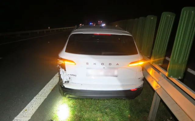 Žena se dvěma promile nabourala na dálnici D35 další vůz a ujela. Policie ji našla až v Mohelnici