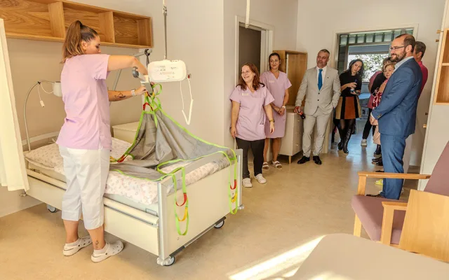 VIDEO: Šternberk otevřel unikátní domov seniorů. Zájem o prohlídku moderní stavby byl mimořádný