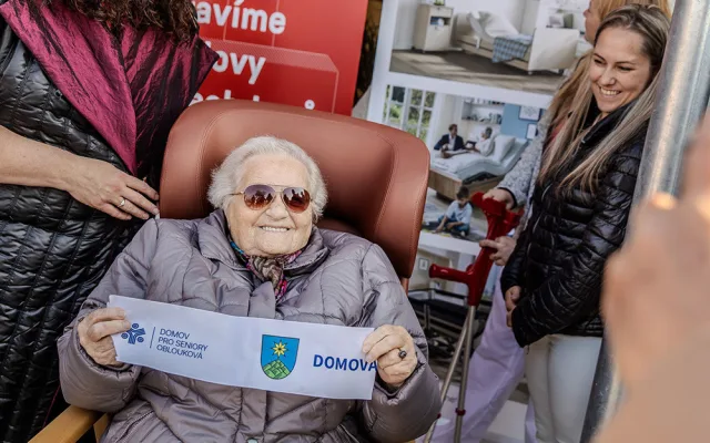 VIDEO: Šternberk otevřel unikátní domov seniorů. Zájem o prohlídku moderní stavby byl mimořádný