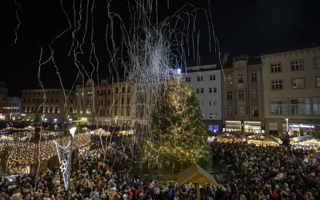 Vánoční strom Floriánek na Horním náměstí v Olomouci