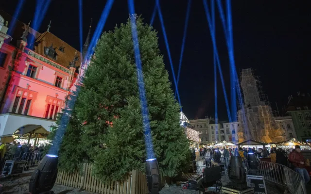 Vánoční strom Floriánek na Horním náměstí v Olomouci