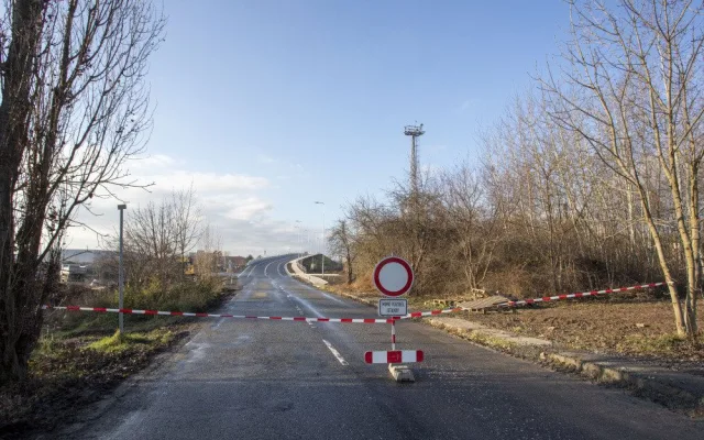 Bez front bezpečně přes koridor. Nadjezd nad rušnou železnicí v Olomouci začne řidičům sloužit od pátku