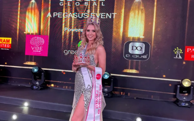 Kráska z olomoucké univerzity pobláznila Indii. Tereza Žáková zvítězila i díky svým znalostem v Miss Glam Universe