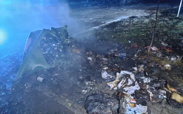 Hasiči na Silvestra v kraji likvidovali zatím jen několik malých požárů kontejnerů a zábavní pyrotechniky