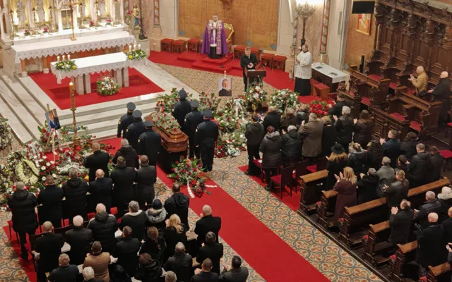 Na rozloučení s Milanem Ferancem dorazily stovky lidí. Do Olomouce přijel i Andrej Babiš