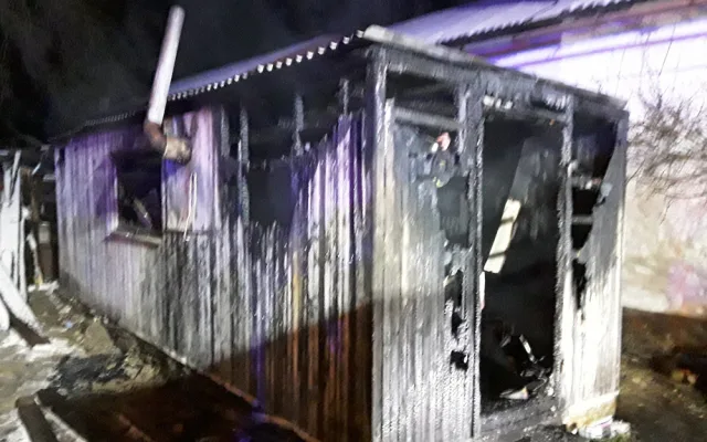 Ve Šternberku plameny pohltily unimo buňku, jeden člověk utrpěl vážné popáleniny
