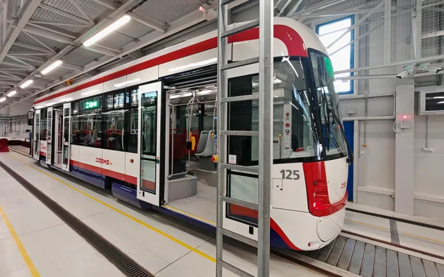 Ochrana před kolizí i viry v interiéru. Do olomouckých ulic vyjede první vůz z flotily nových tramvají