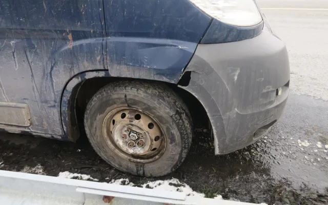 Řidič naboural u Zábřehu Porsche, když nedal přednost. Škoda je kolem 300 tisíc korun