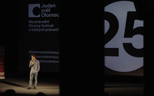 Festival Jeden svět se i letos vrátí do Olomouce. Přinese filmy, přednášky i koncerty