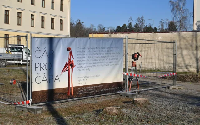 FOTOGALERIE: Čáp pro čápa. Stavba unikátní kovové skulptury v Hranicích sochaře Jana Dostála právě začala
